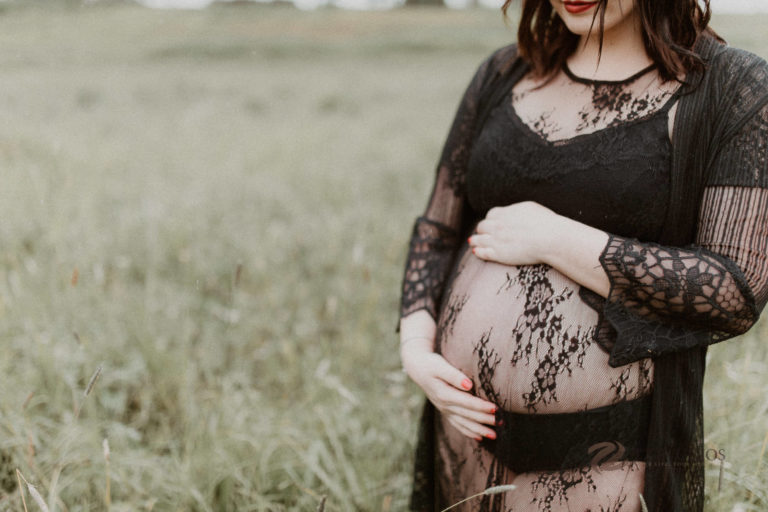 Nicole maternity photography around Palmerston North and Himitangi Beach